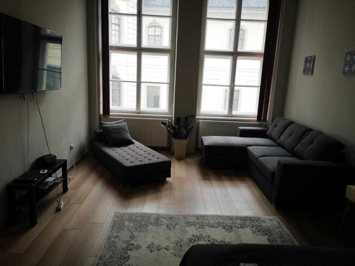 Palace - Belvarosi Apartman אגר מראה חיצוני תמונה