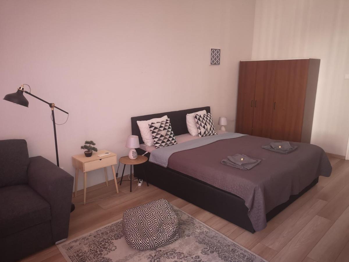 Palace - Belvarosi Apartman אגר מראה חיצוני תמונה